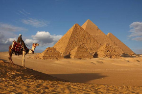 Pyramids Hub-Giza